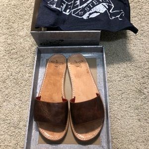 Freebird Golden sandal in Cognac size 9